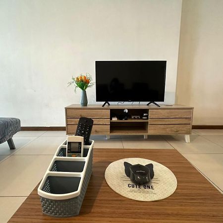 Landmark Stunning High Floor Coast View Studio #Netflix #Fast Wifi Tanjung Tokong Exteriör bild