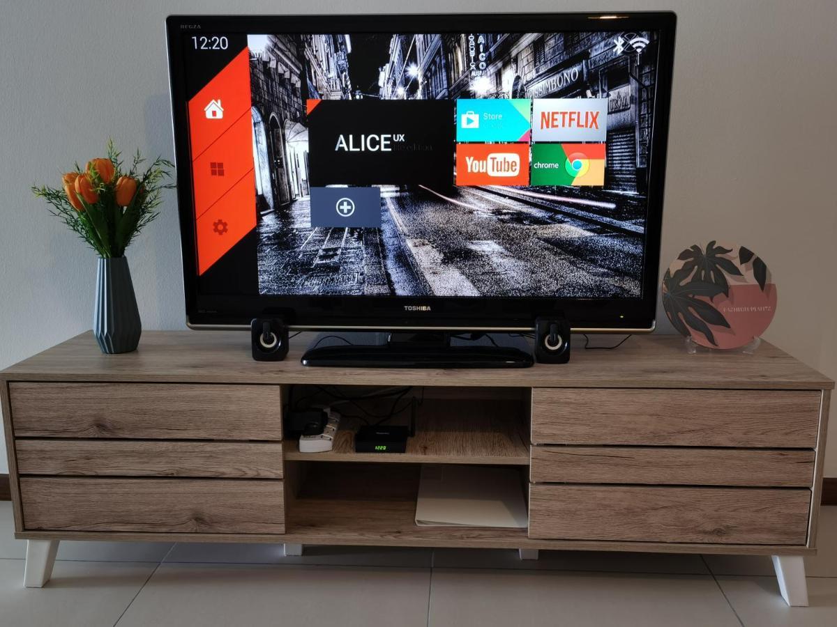 Landmark Stunning High Floor Coast View Studio #Netflix #Fast Wifi Tanjung Tokong Exteriör bild