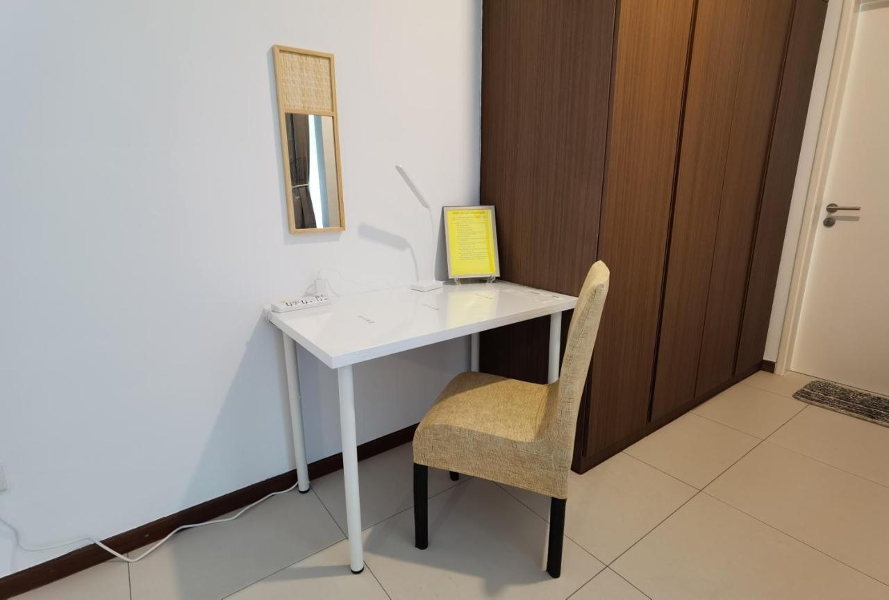 Landmark Stunning High Floor Coast View Studio #Netflix #Fast Wifi Tanjung Tokong Exteriör bild