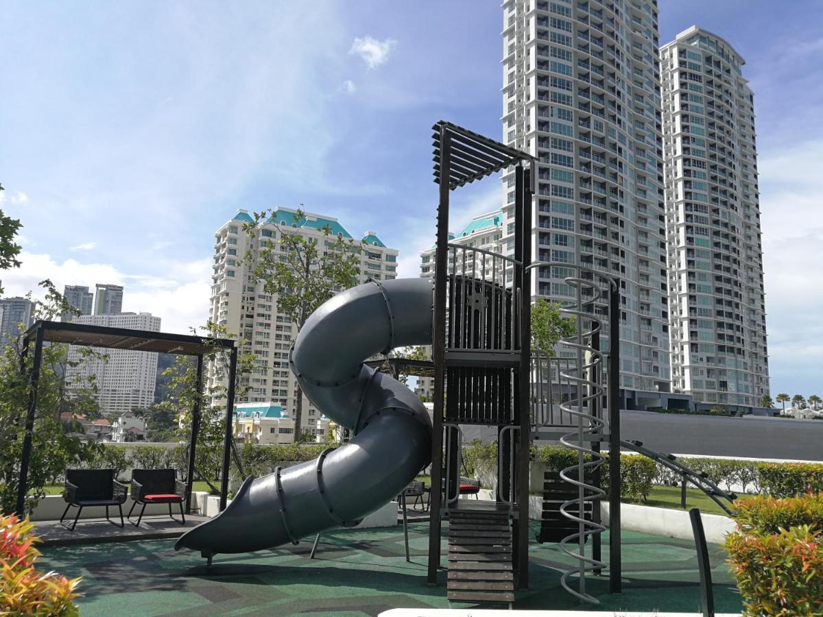 Landmark Stunning High Floor Coast View Studio #Netflix #Fast Wifi Tanjung Tokong Exteriör bild