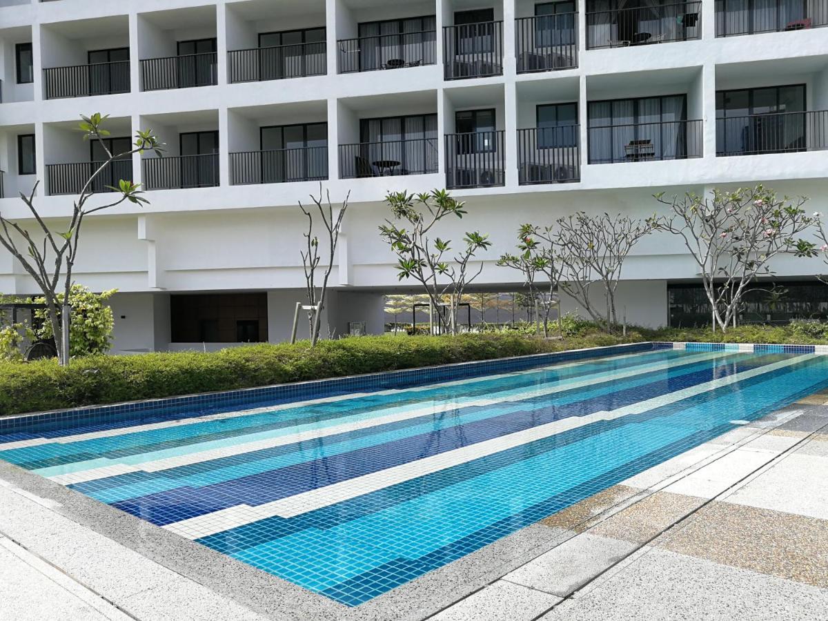 Landmark Stunning High Floor Coast View Studio #Netflix #Fast Wifi Tanjung Tokong Exteriör bild