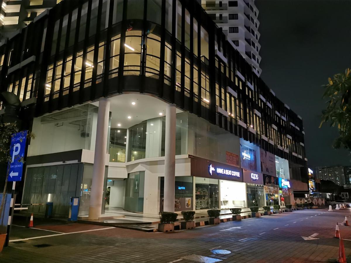 Landmark Stunning High Floor Coast View Studio #Netflix #Fast Wifi Tanjung Tokong Exteriör bild