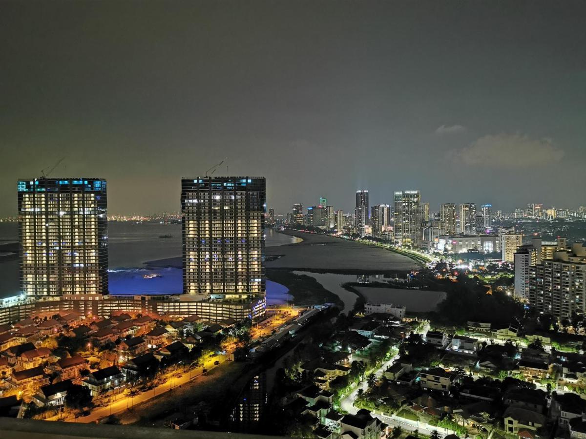 Landmark Stunning High Floor Coast View Studio #Netflix #Fast Wifi Tanjung Tokong Exteriör bild
