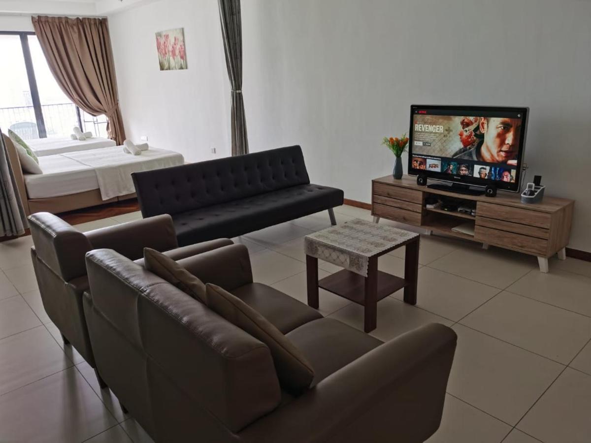 Landmark Stunning High Floor Coast View Studio #Netflix #Fast Wifi Tanjung Tokong Exteriör bild