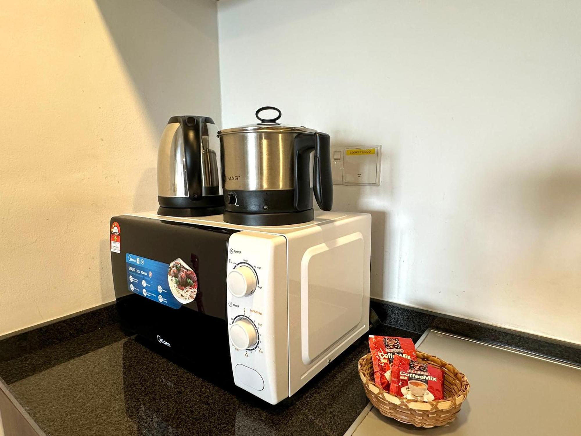 Landmark Stunning High Floor Coast View Studio #Netflix #Fast Wifi Tanjung Tokong Exteriör bild
